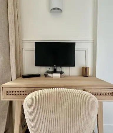 Daire Elegant & Bright Close To Canal Saint-martin *