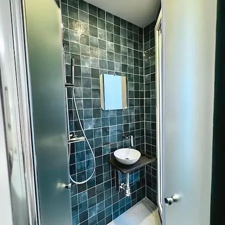 Daire Elegant & Bright Close To Canal Saint-martin Paris