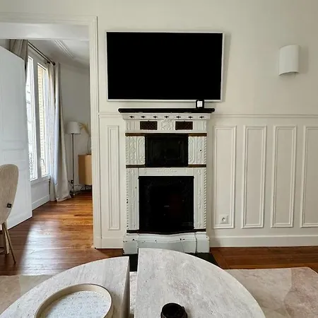 Elegant & Bright Close To Canal Saint-martin Apartment Paris